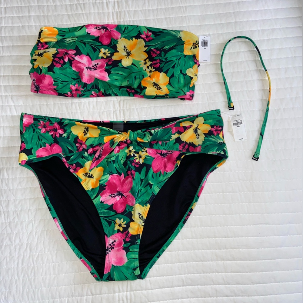 Floral/tropical 2 piece swim suit - Size: XXL